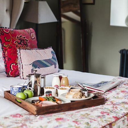 The George Inn Barford St Michael Extérieur photo Breakfast in bed