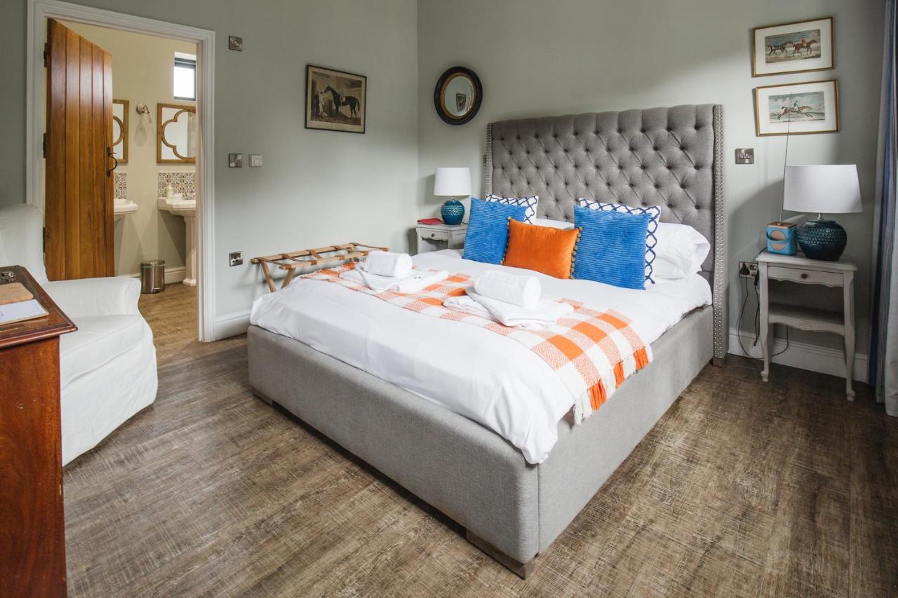 The George Inn Barford St Michael Extérieur photo A bedroom at The Old Rectory