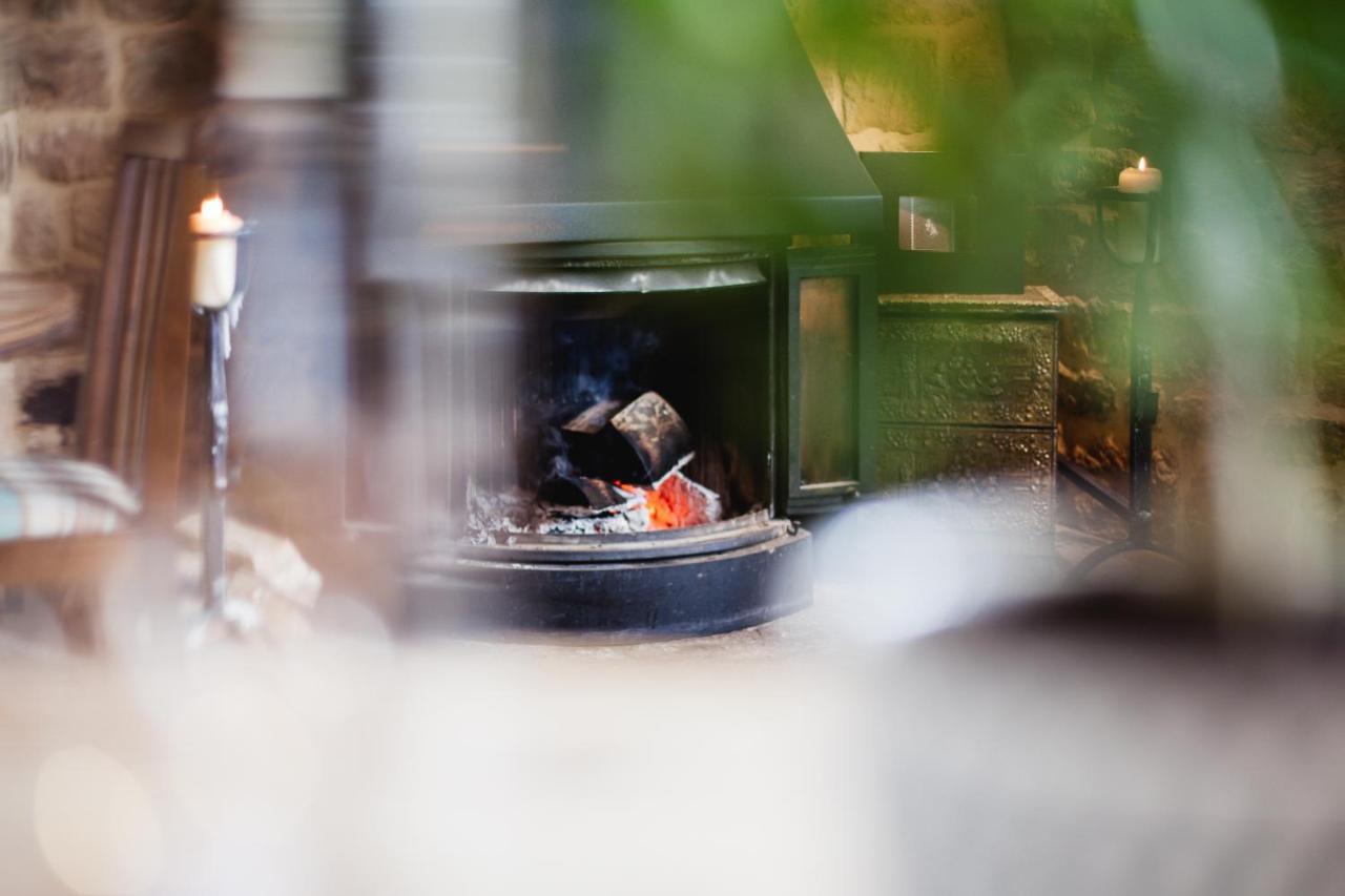 The George Inn Barford St Michael Extérieur photo A fireplace in the restaurant