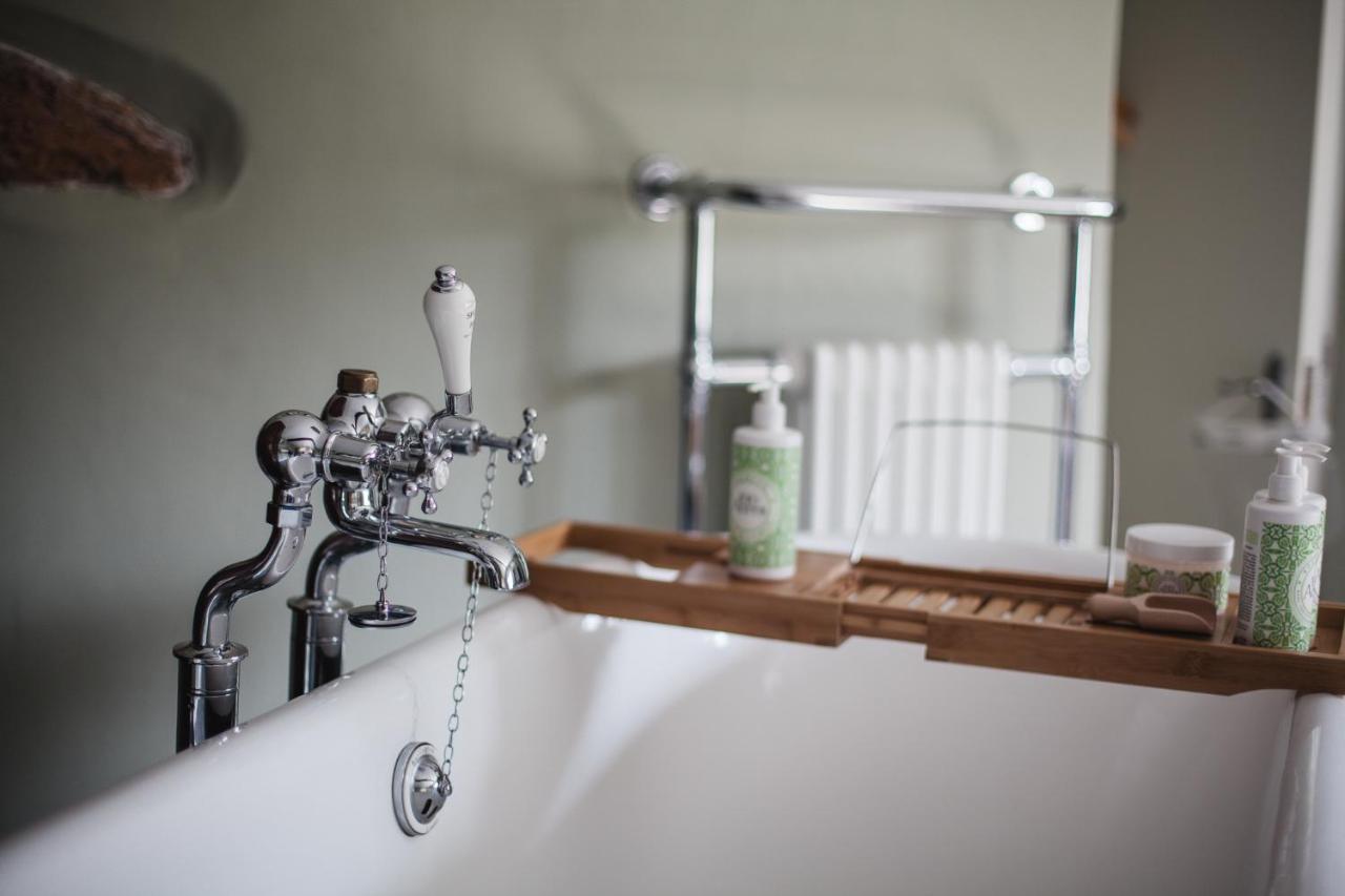 The George Inn Barford St Michael Extérieur photo Bathroom