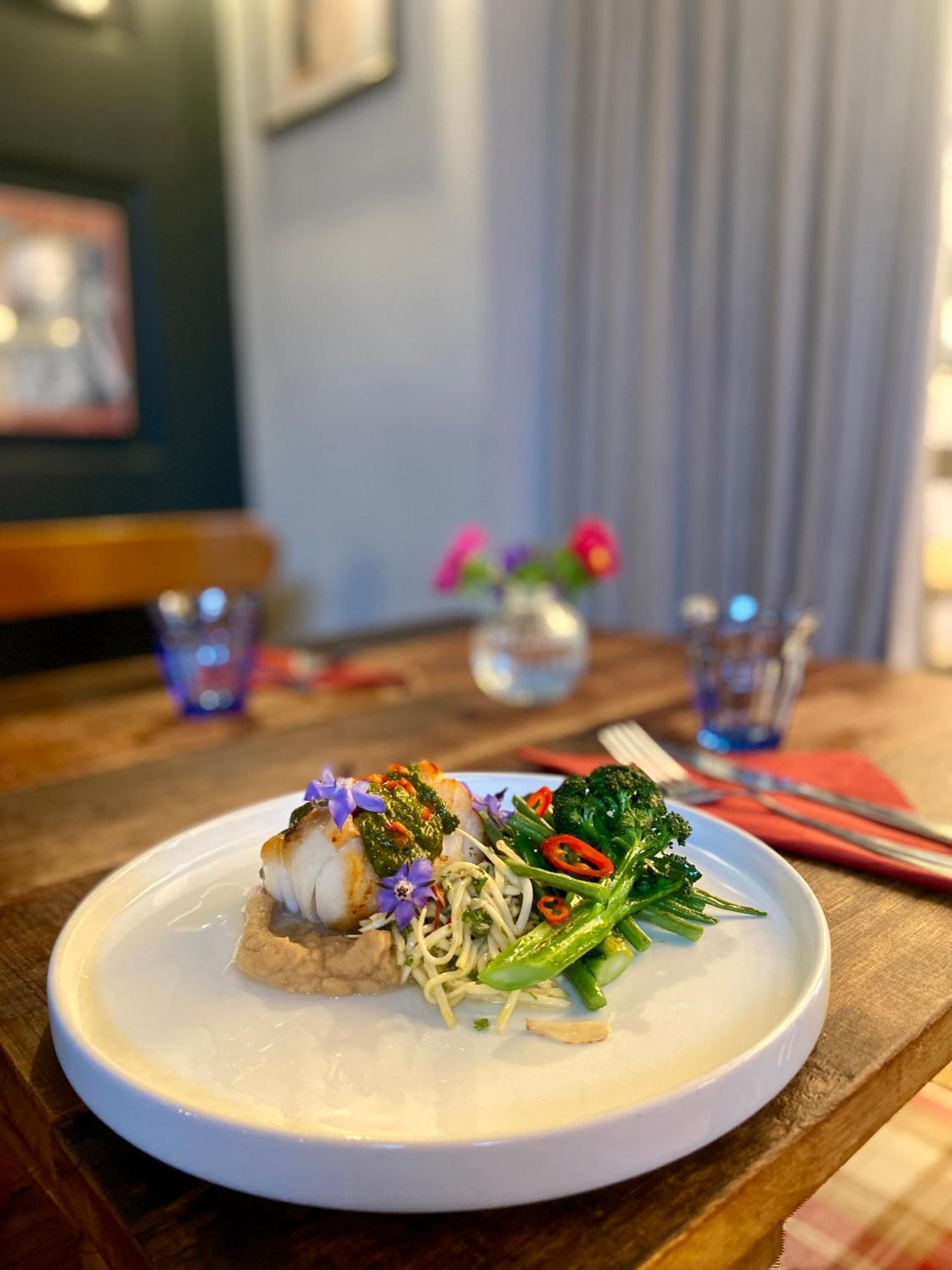 The George Inn Barford St Michael Extérieur photo A plate of food at the restaurant