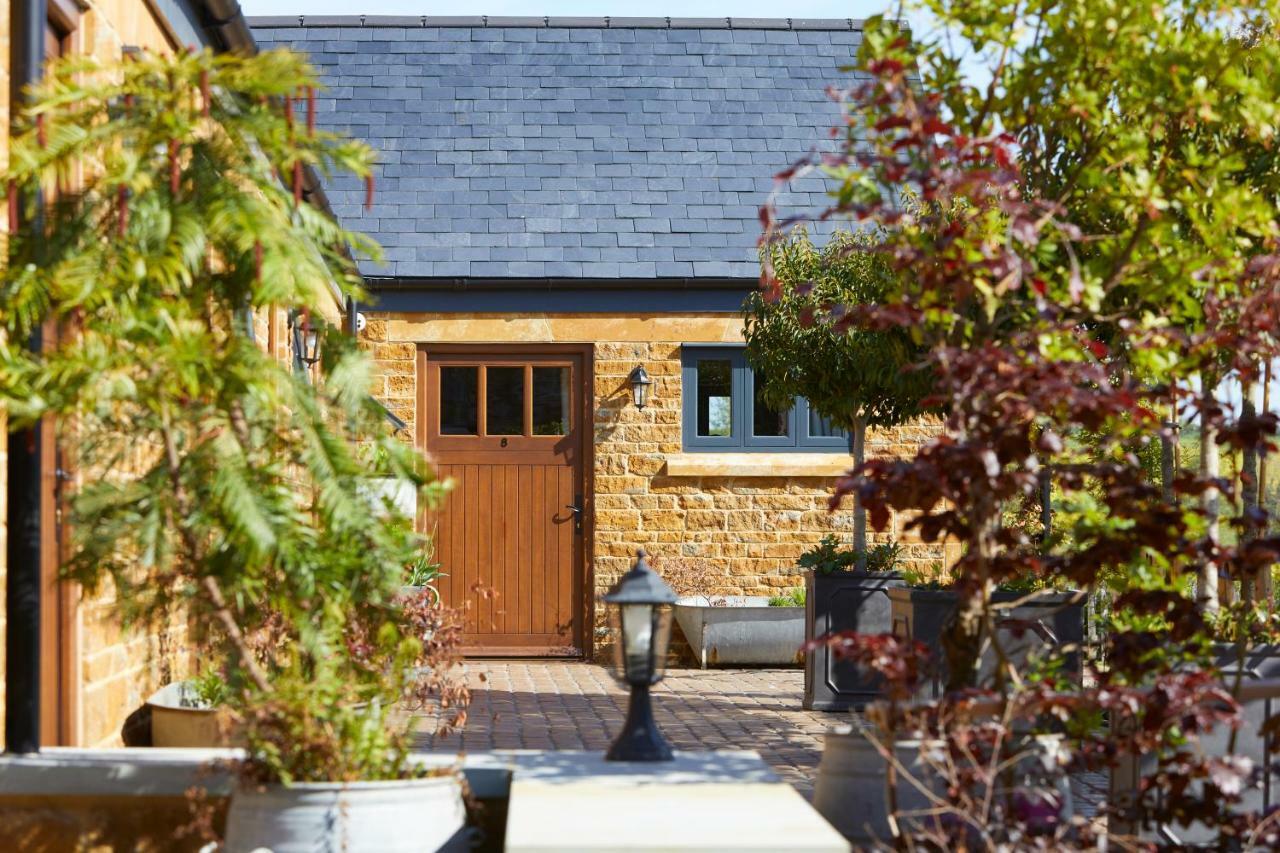 The George Inn Barford St Michael Extérieur photo The stable courtyard